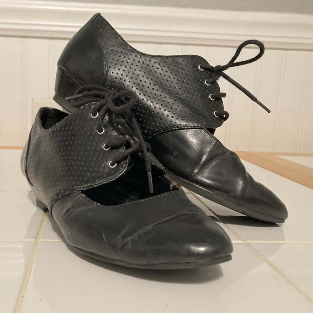 Vintage Chesea Crew ERICA Black PU leatherette perforated detail lace up sz 6